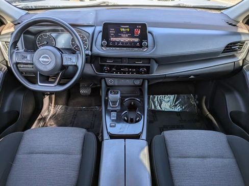 Used 2023 Nissan Rogue SV image 17