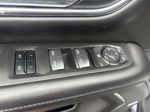 Used 2021 Chevrolet Suburban LT image 24