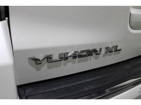 Used 2018 GMC Yukon XL Denali w/ Denali Ultimate Package image 22