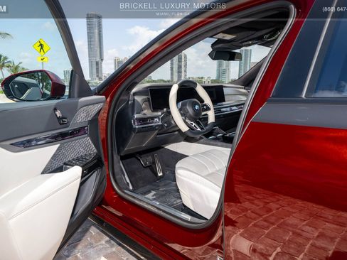Used 2023 BMW 760i xDrive AWD/4WD image 8