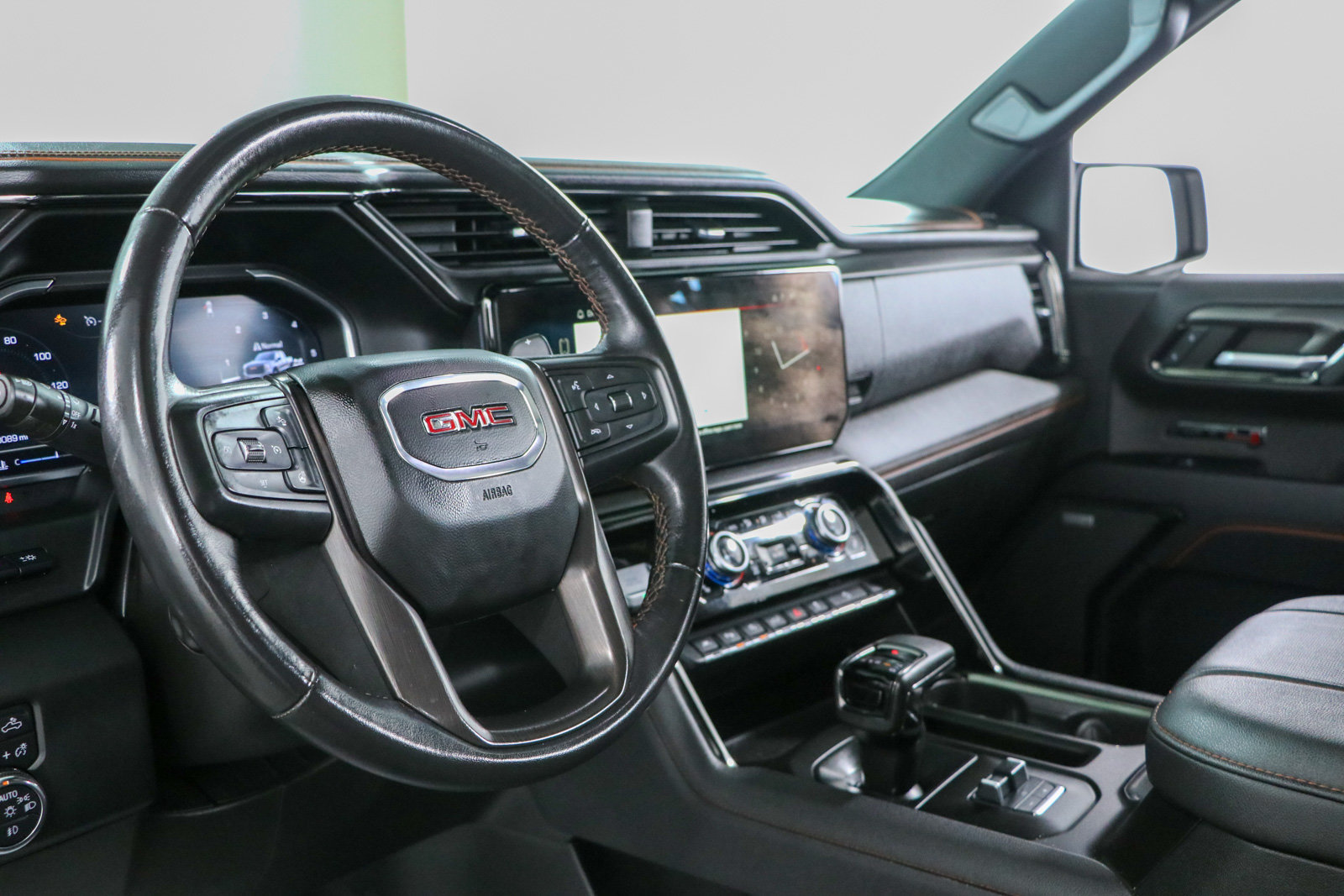 Used 2023 GMC Sierra 1500 AT4 w/ Technology Package AWD/4WD image 27