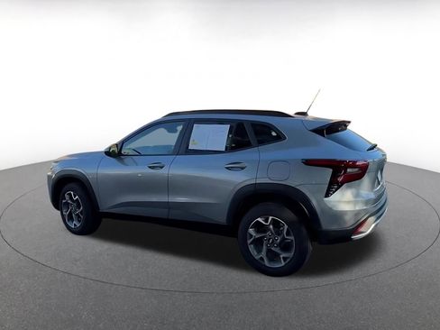 Used 2025 Chevrolet Trax LT image 10