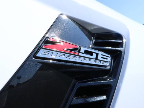 Used 2016 Chevrolet Corvette Z06 w/ 2LZ Preferred Equipment Group image 28
