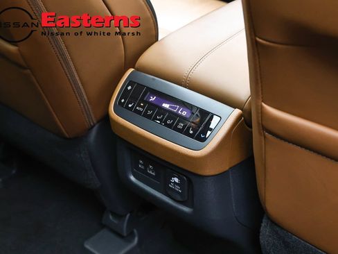 Used 2023 Nissan Pathfinder Platinum w/ Cargo Package AWD/4WD image 25