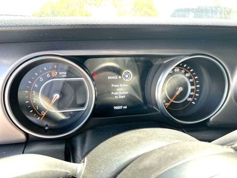 Used 2021 Jeep Gladiator Sport image 6