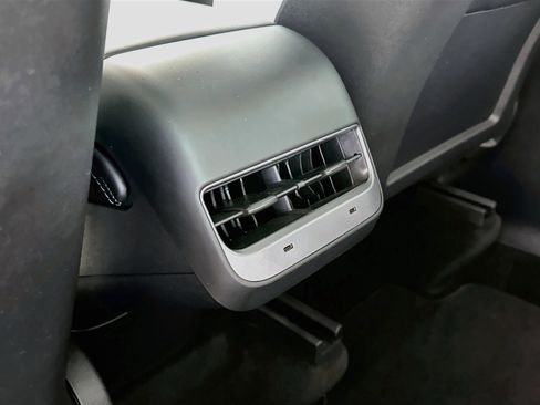 Used 2022 Tesla Model Y Performance AWD/4WD image 27