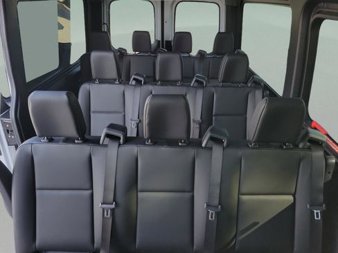 Used 2025 Mercedes-Benz Sprinter 2500 image 9