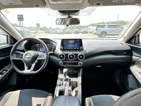 Used 2024 Nissan Sentra SV FWD image 3