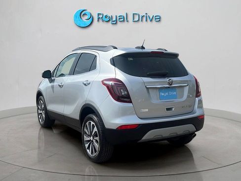 Used 2022 Buick Encore Preferred AWD/4WD image 4