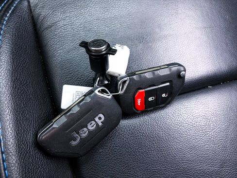 Used 2022 Jeep Wrangler Unlimited Rubicon 4xe w/ Safety Group AWD/4WD image 32
