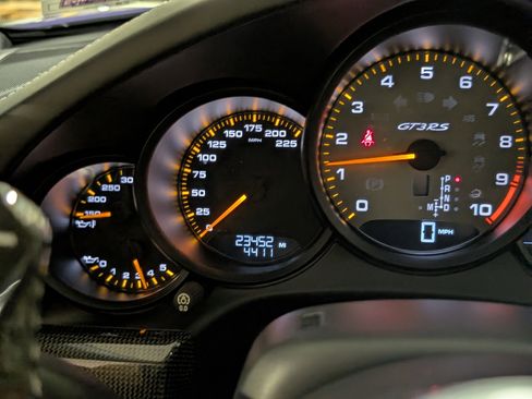 Used 2016 Porsche 911 GT3 RS image 36