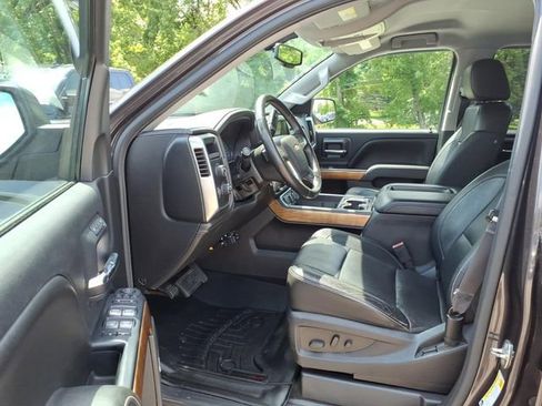 Used 2015 Chevrolet Silverado 1500 LTZ w/ LTZ Plus Package AWD/4WD image 10