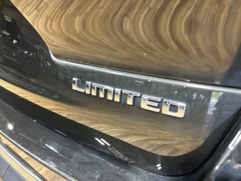 Used 2022 Jeep Grand Cherokee L Limited AWD/4WD image 26