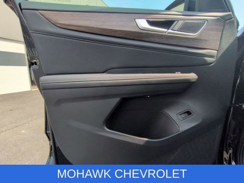 Used 2025 Volkswagen Atlas SEL image 24