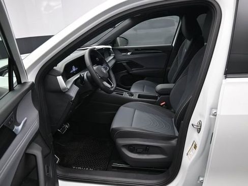 New 2026 Volkswagen Tiguan SE R-Line FWD image 9