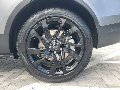 New 2025 Land Rover Discovery S AWD/4WD image 14