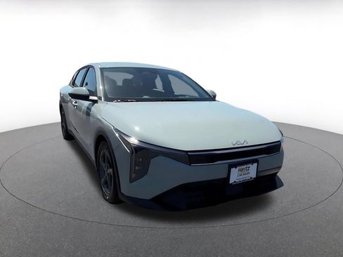Used 2025 Kia K4 FWD image 3