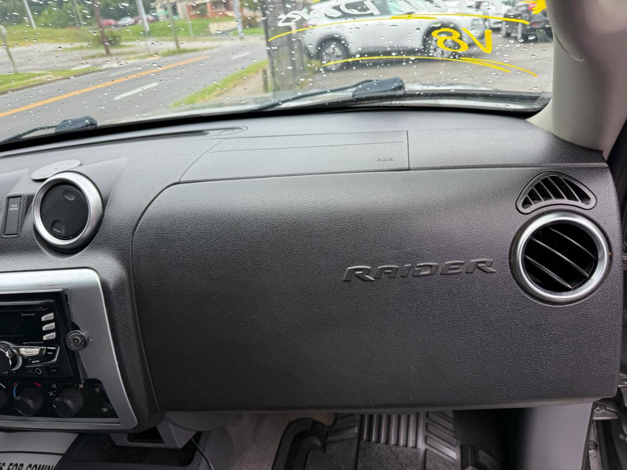 Used 2006 Mitsubishi Raider DuroCross RWD image 53