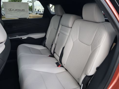 New 2026 Lexus RX 350h AWD/4WD image 33