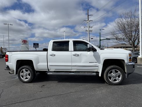Used 2015 Chevrolet Silverado 2500 LTZ image 16