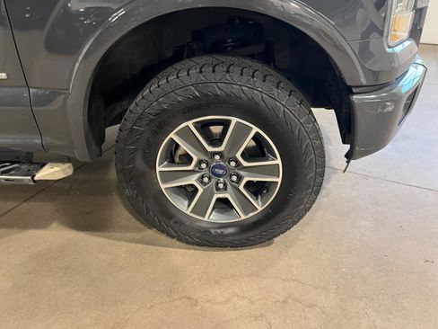 Used 2016 Ford F150 XLT w/ Equipment Group 302A Luxury AWD/4WD image 40