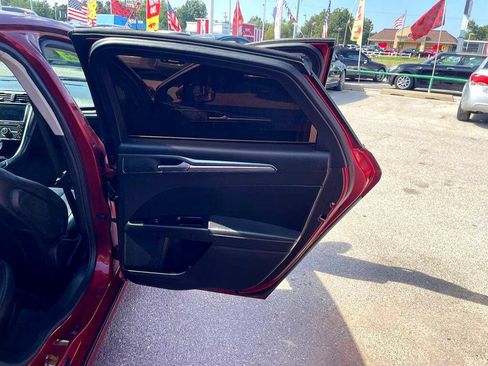 Used 2016 Ford Fusion Titanium image 9