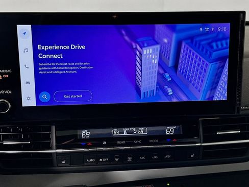 Used 2025 Toyota Sienna XSE w/ XSE Plus Package image 13