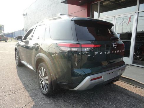 Used 2022 Nissan Pathfinder Platinum AWD/4WD image 6