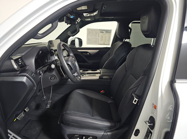 Used 2026 Lexus LX 600 F Sport w/ Accessory Package (Z1) AWD/4WD image 5