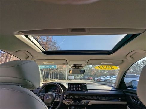 Certified 2023 Honda Accord Touring image 17