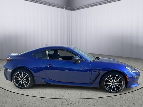 Used 2025 Toyota GR86 w/ ALL Weather Mat Package (TMS) RWD image 6