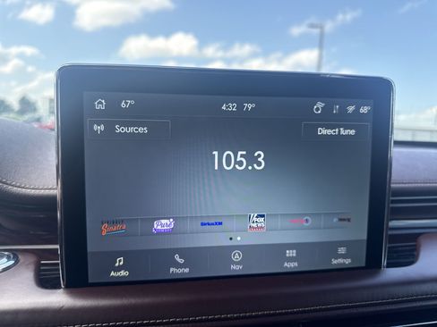 Used 2022 Lincoln Aviator Black Label w/ Dynamic Handling Package AWD/4WD image 16