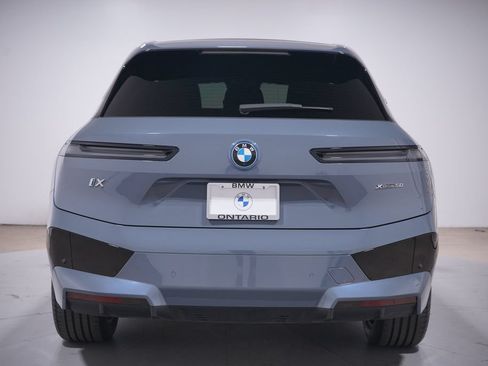 Used 2024 BMW iX xDrive50 w/ Premium Package AWD/4WD image 5
