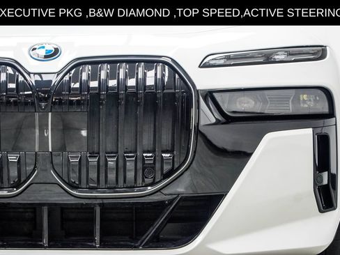 Used 2025 BMW 750e xDrive w/ Executive Package AWD/4WD image 13