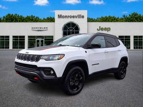 Certified 2024 Jeep Compass Trailhawk AWD/4WD image 1