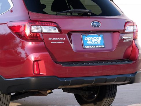Used 2017 Subaru Outback 2.5i Premium image 32