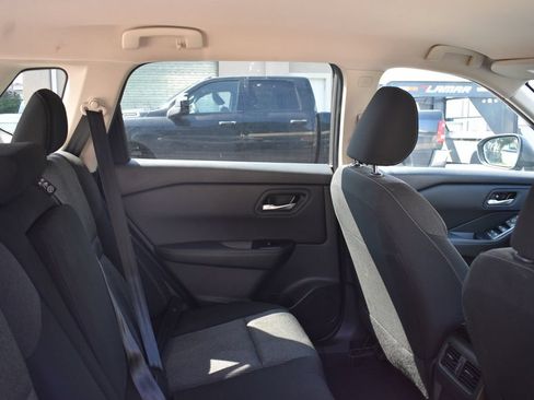Used 2025 Nissan Rogue SV AWD/4WD image 24