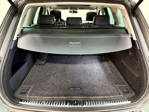 Used 2012 Volkswagen Touareg TDI AWD/4WD image 37