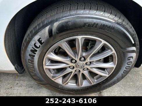 Used 2023 Buick Enclave Essence FWD image 8