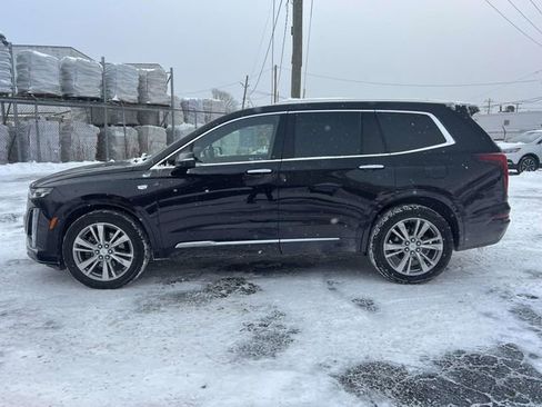 Used 2023 Cadillac XT6 Premium Luxury image 2