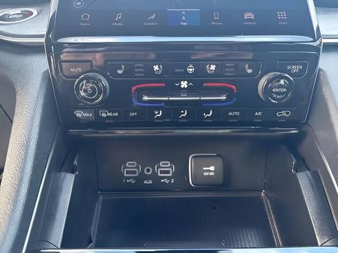 Used 2024 Jeep Grand Cherokee L Limited w/ Luxury Tech Group II AWD/4WD image 27