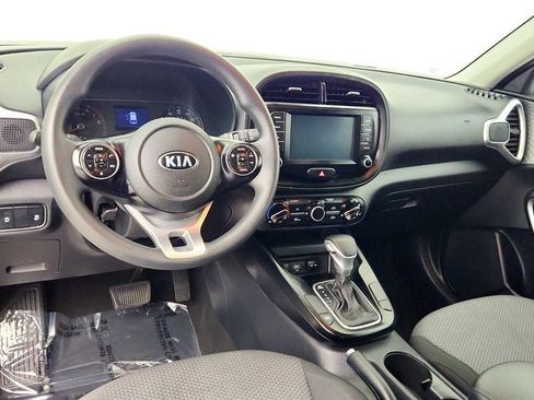 Used 2020 Kia Soul LX FWD image 12