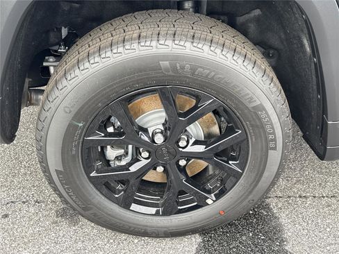 New 2025 Jeep Grand Cherokee L Altitude image 18