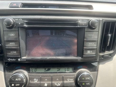 Used 2015 Toyota RAV4 XLE AWD/4WD image 7