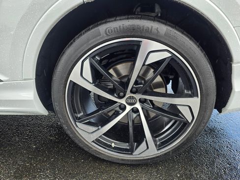 Used 2024 Audi SQ7 Premium Plus w/ Carbon Package image 22