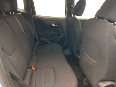 Used 2020 Jeep Renegade Latitude FWD image 19