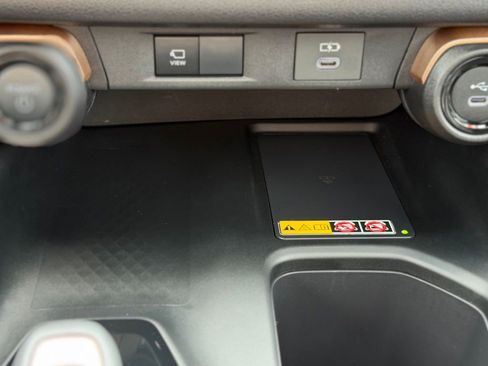 Used 2025 Toyota Grand Highlander AWD Hybrid image 23
