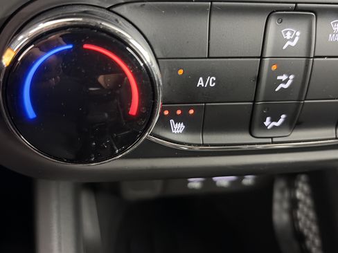 Used 2023 Chevrolet TrailBlazer RS FWD image 22
