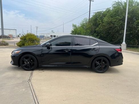 Used 2022 Nissan Sentra SR w/ Midnight Edition FWD image 2