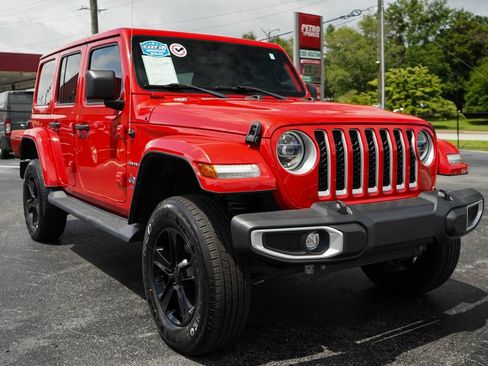 Used 2021 Jeep Wrangler Unlimited Sahara AWD/4WD image 40